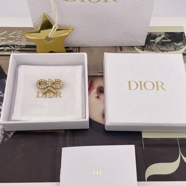 We produce D full diamond bow bead brooch Z 3400! Large quantity in stock. Consu