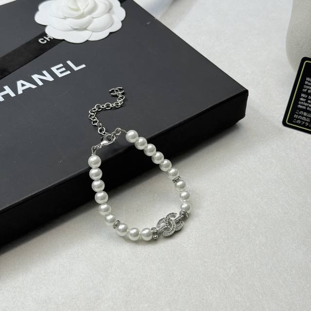 Chanel 25S pearl bracelet. Chanel bracelet hot-selling model is hot and new Sync