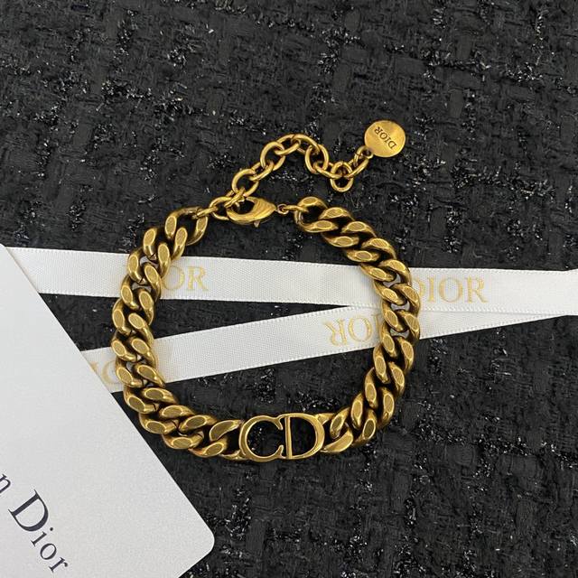 H122 Dior classic best-selling model A very popular bracelet Highly recommended