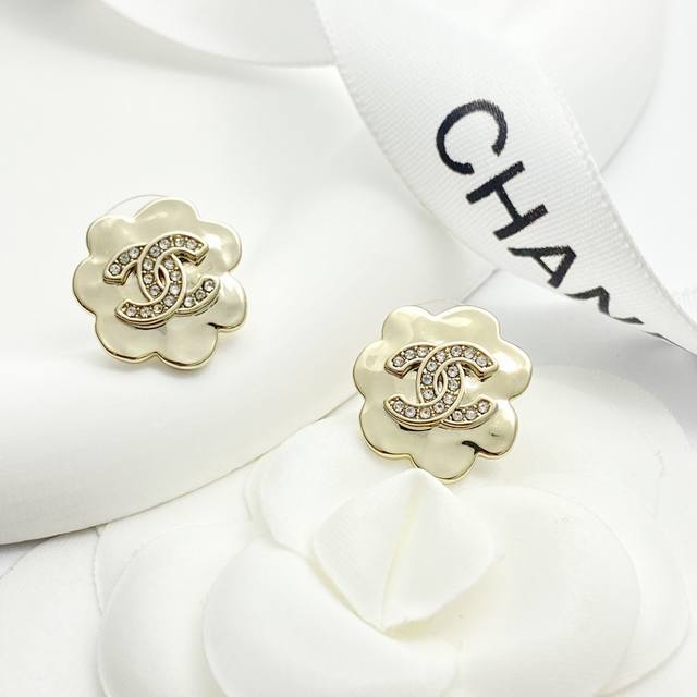 Code E2949 Chanel earrings are hot-selling and new products are available Chan 2
