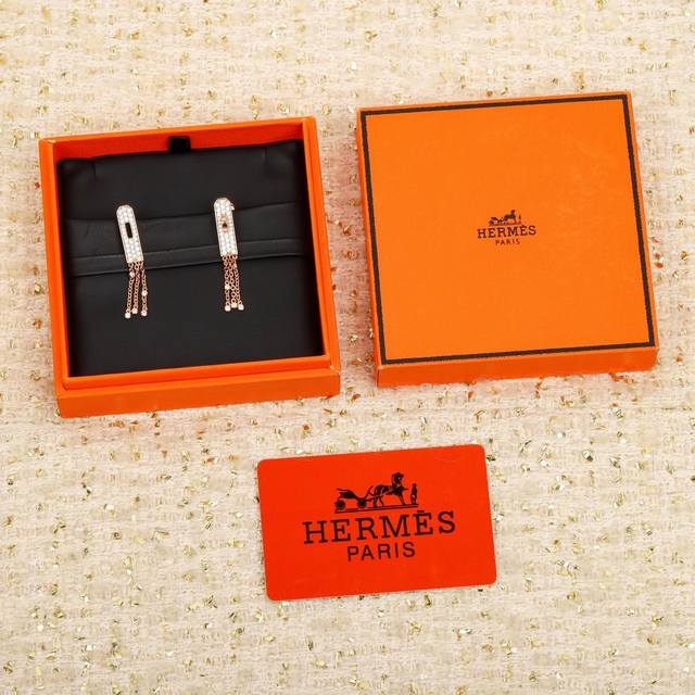 We produce pig nose earrings, which can be customized with 18K real gold and rea