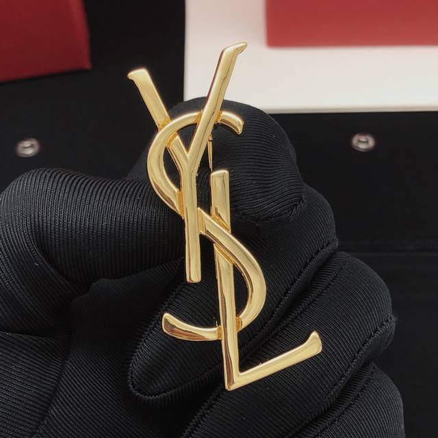 No. Yxz0042 Yvessaintlauren* Latest smooth brooch consistent Zp brass material