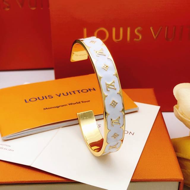 No. Lsz0002 Lv*Latest white oil drop bracelet consistent Zp brass material