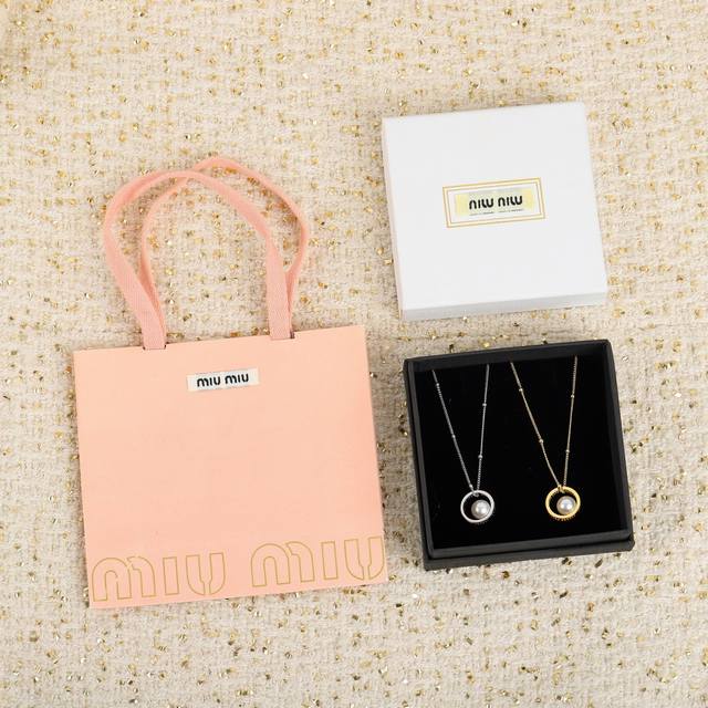 202868 Miu new hollow letter circle pearl necklace, gold and silver, fashionable