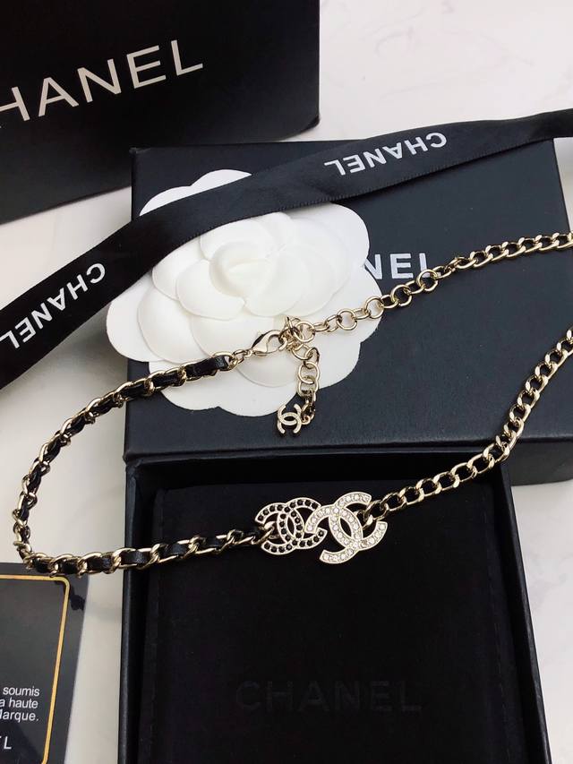 New one-to-one counter synchronous new leather necklace, pure cowhide with fresh