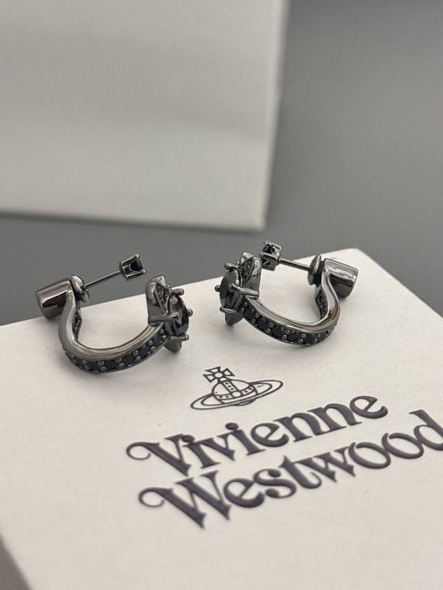 High quality details as shown in the picture Gun color Viviennewestwood Baby, wh