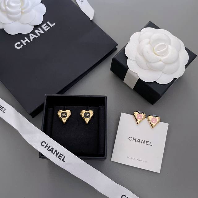 High quality details as shown in the picture Xiang retro small heart earrings Z