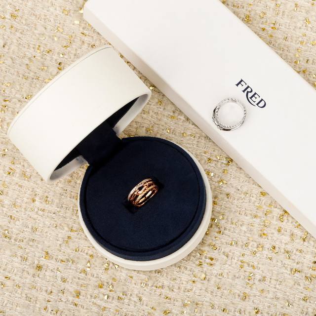 250156 We produce the Force 10 Rise ring, which can be customized with real gold