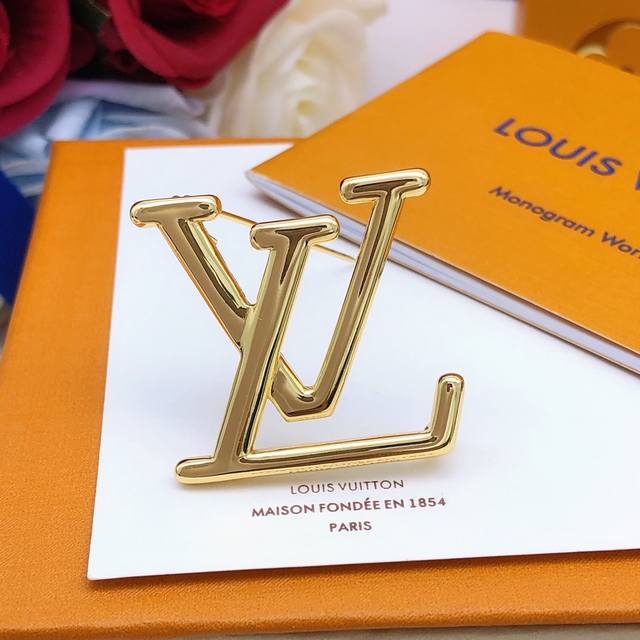No. Lxz0001 Lv*Latest brooch consistent Zp brass material