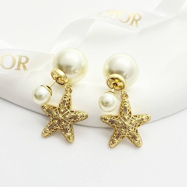 Code E2910 Dior earrings are hot-selling models and are now on sale. Dior gold h