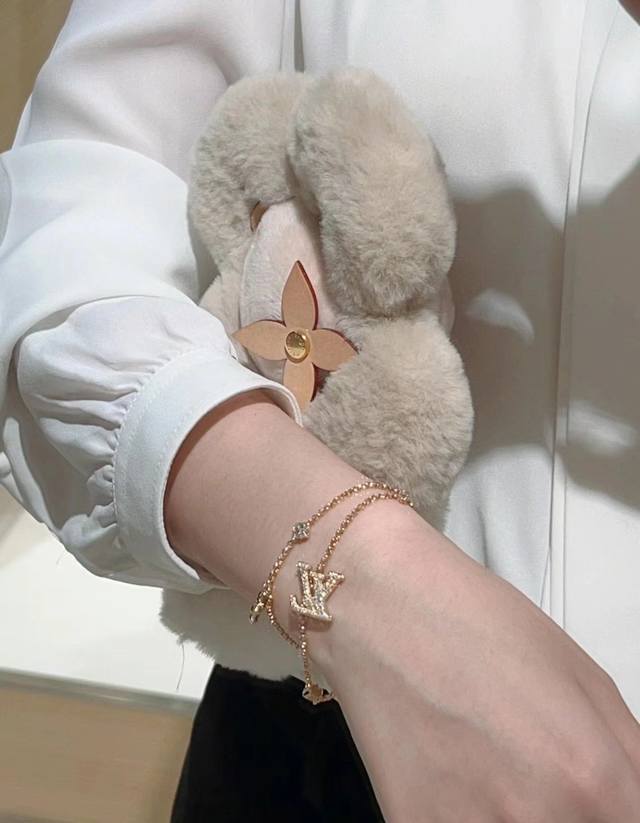 No. Lsl0067 Lv*Latest double-layer square diamond bracelet consistent with Zp br