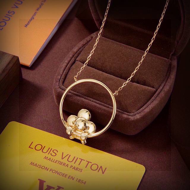Necklace is hot and atmospheric Lv New set Louis Vuitton swept the fashion world