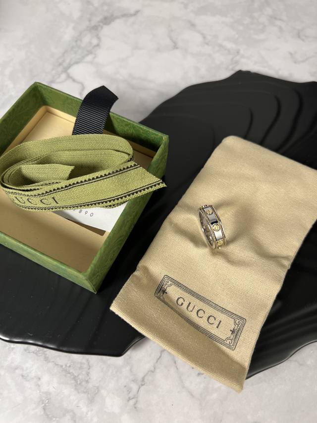 Gucci ring