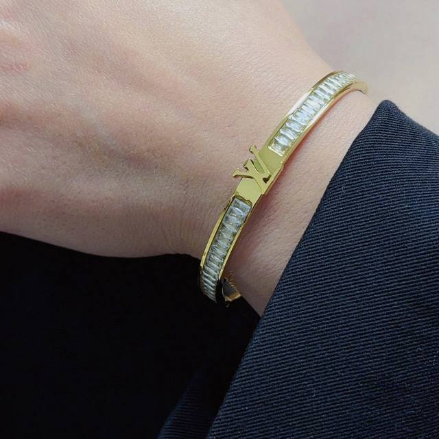 New product original goods Lv neutral white full diamond bracelet Louis Vuitton