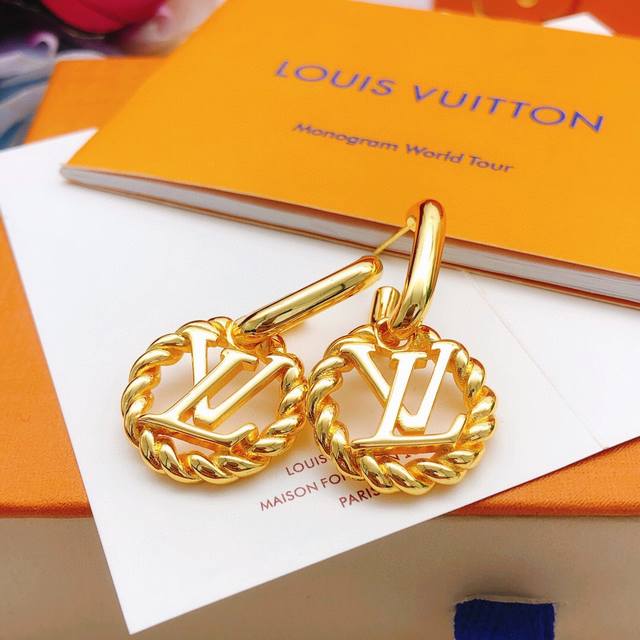 No. Led0168 Lv* Latest twist ear hook consistent Zp brass material
