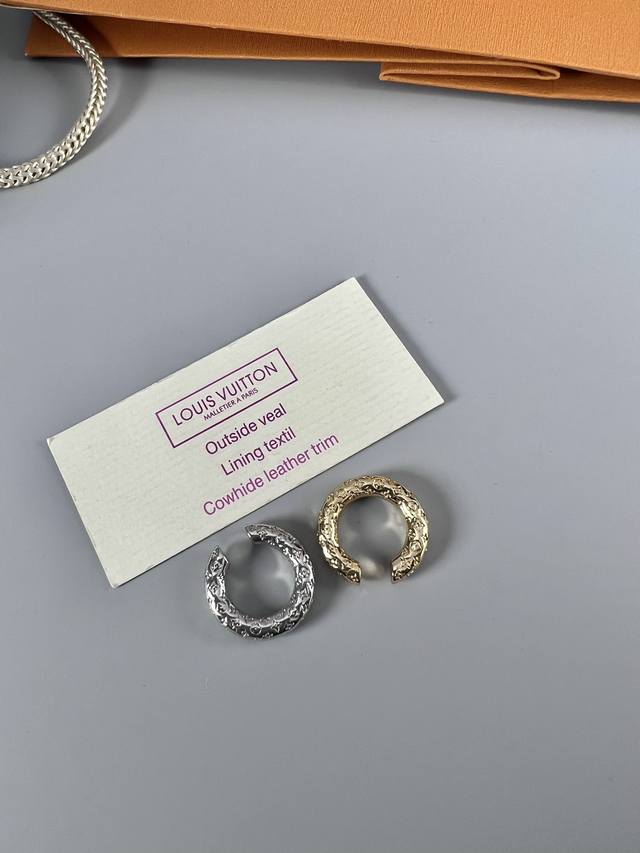 Lv Ab color earrings