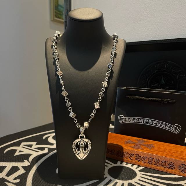 New counter quality Chrome Hearts Chrome Hearts classic retro flower ball dice n