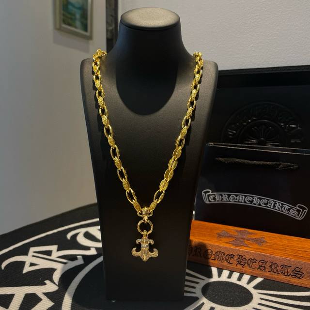 New counter quality Chrome Hearts classic gold diamond buckle necklace with full