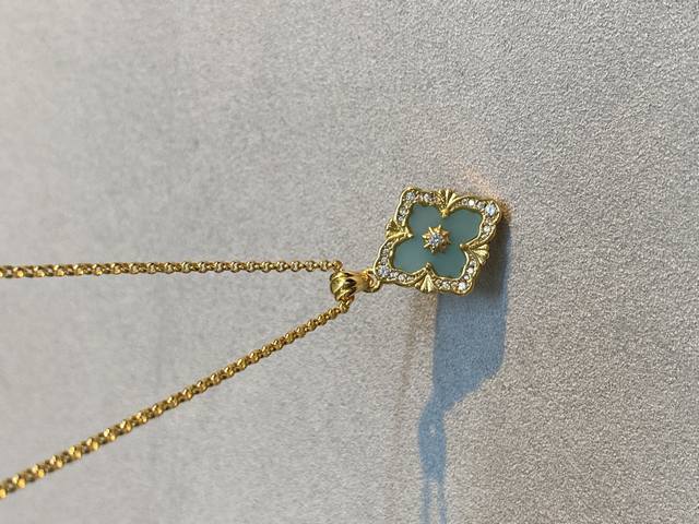V gold material pair of fine craftsmanship Buccellati amazonite diamond single f