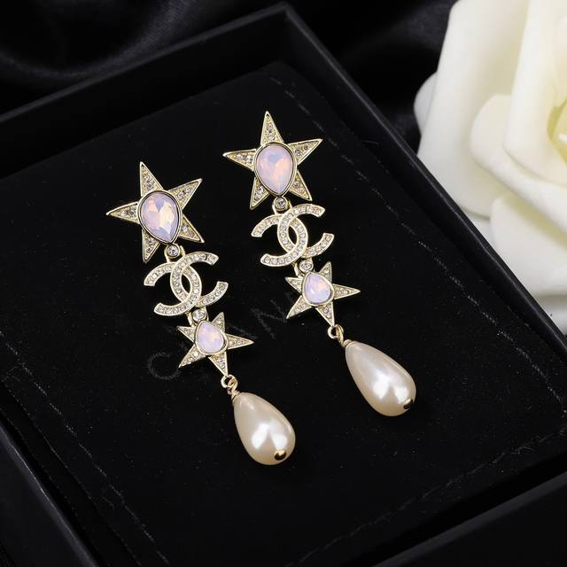 Chanel Chanel star earrings simple double C plus five-pointed star pattern origi