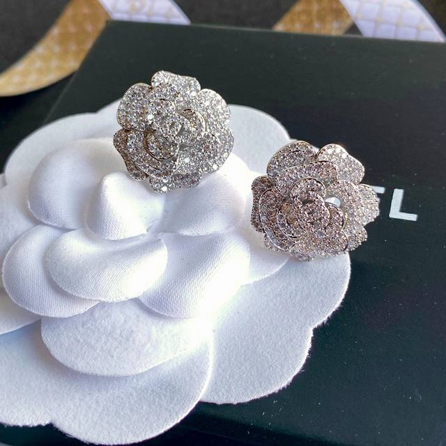 Chanel earrings are the hottest new Chanel 24K crystal diamond flower double C e