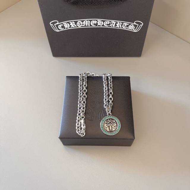 The latest Chrome Hearts is so cool. No explosion, no release. Factory direct sa