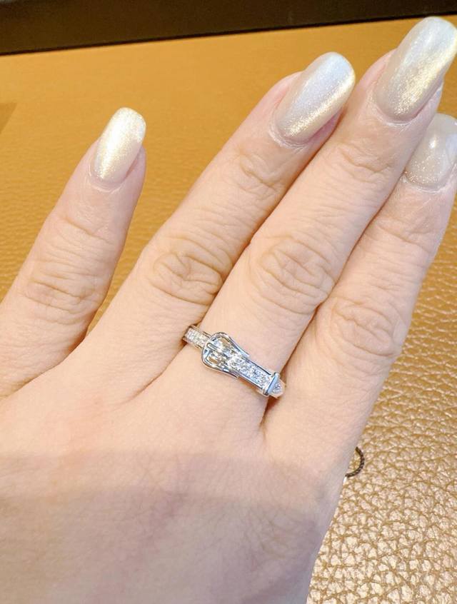 We produce Etriviere rings, which can be customized with 18K real gold and real