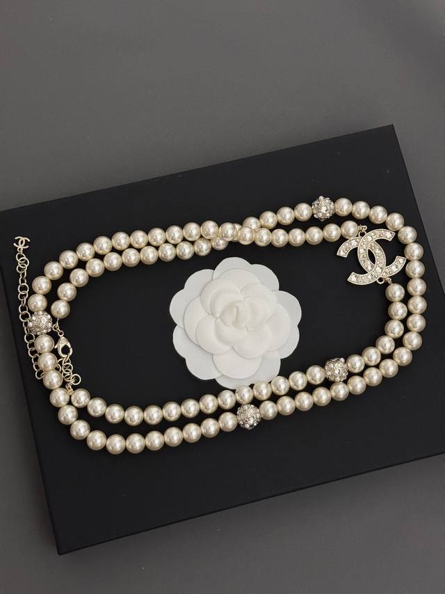 Ch*Nel latest large Cc + diamond pearl Cc sweater chain consistent Zp brass mate