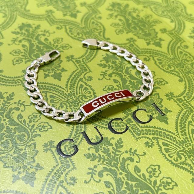 The latest Gucci bracelet, the latest classic style, exquisite in both style and