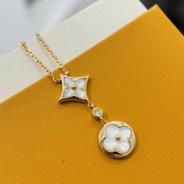 A3000 Fashion brand Donkey's new four-leaf clover double flower tassel flower ne