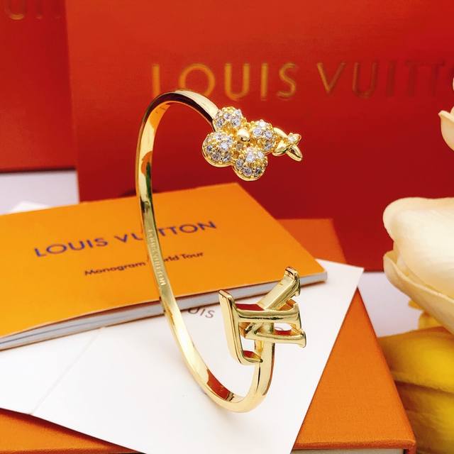 No. Lsz0019 Lv*Latest bracelet consistent Zp brass material