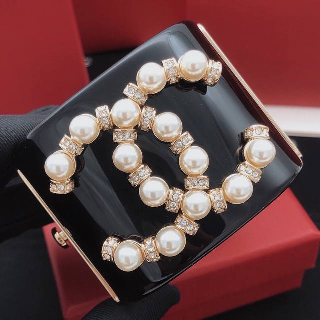 No. Xsz0037 Ch*Nel latest black resin bracelet consistent Zp brass material