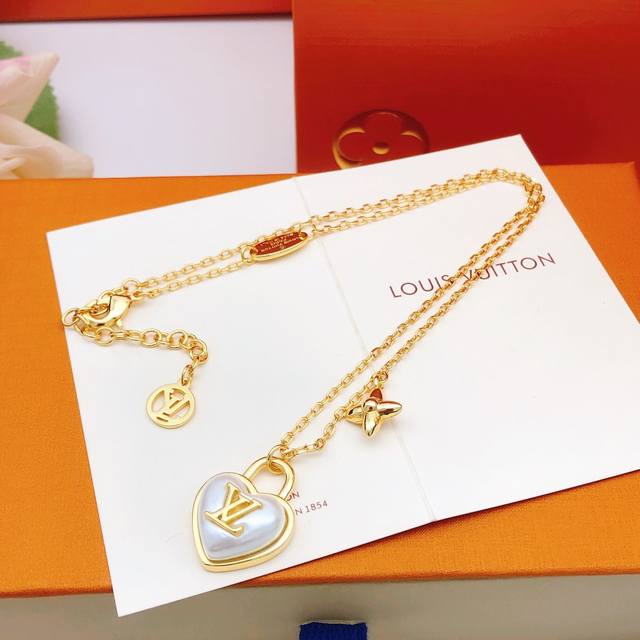No. Lxl0196 Lv*Latest love necklace consistent Zp brass material