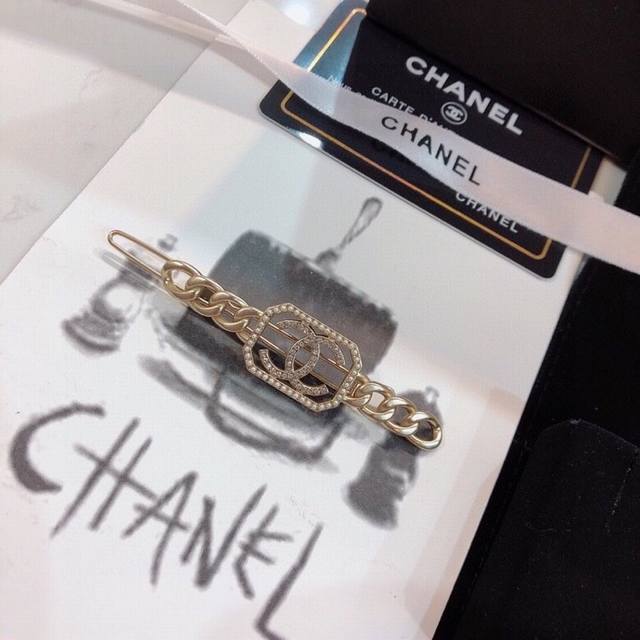 Chanel Chanel fashion letter pearl hairpin the highest version on the market! 1: