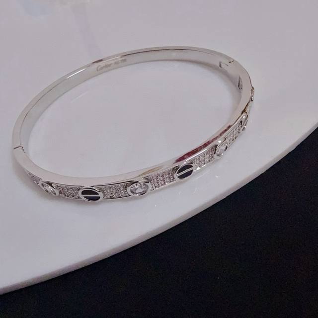 Cartier Love diamond bracelet with diamonds High-end custom version Diamond inla