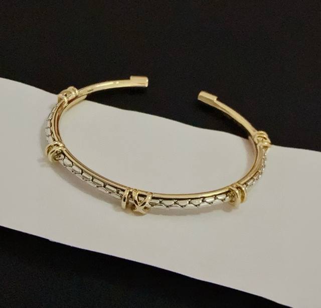 Cartier bamboo bracelet high-end custom version inlaid diamond craftsmanship V g