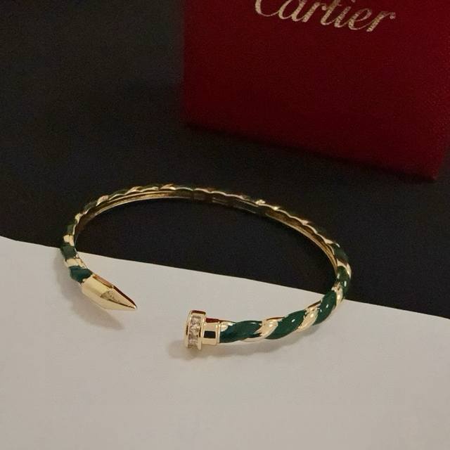 Cartier nail diamond bracelet High-end custom version Diamond inlay craftsmanshi