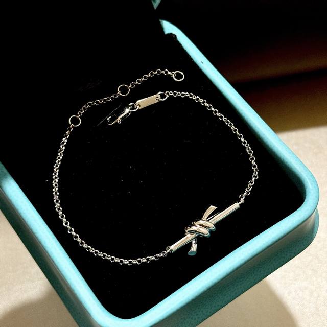 A6152 T's new Edge series smooth knotted bracelet, high-end custom S925 sterling