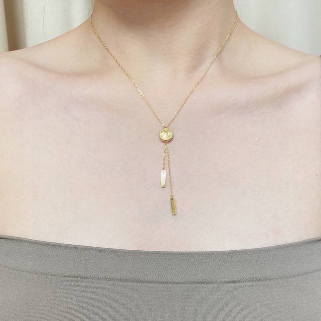 Chanel's latest necklace is very unique and versatile. The overall details are v