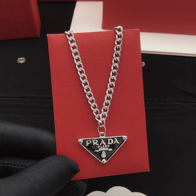 No. Pxl0002 Prad* Latest triangle necklace consistent Zp brass material