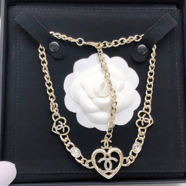 No. Xxl0141 Rhinestone Heart Hollow Jewelry High-grade Light Gold There is no li