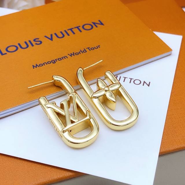 No. Led0107 Lv* Latest rectangular smooth earrings consistent Zp brass material