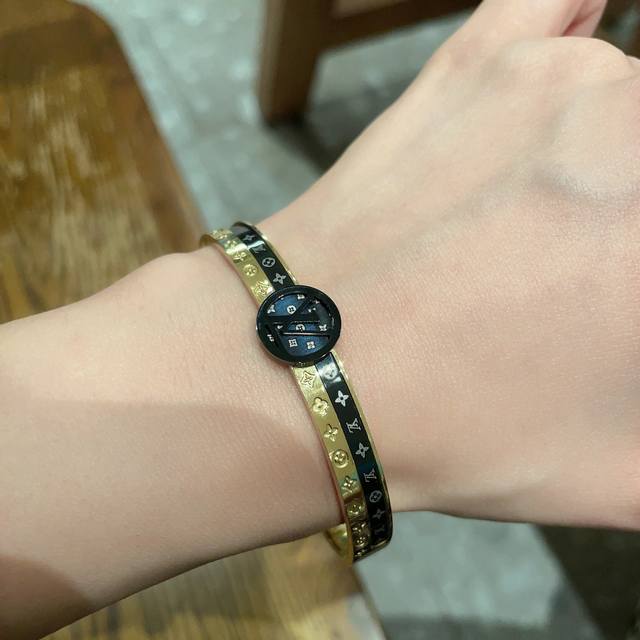 New product original goods Lv printed four-leaf clover unisex gold black label b