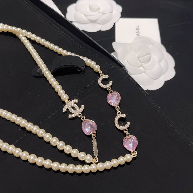 No. Xxl0851 Chanel's latest sweater necklace with pearl heart and diamonds in Zp