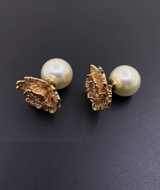Daor latest gold flower pearl earrings consistent Zp brass material