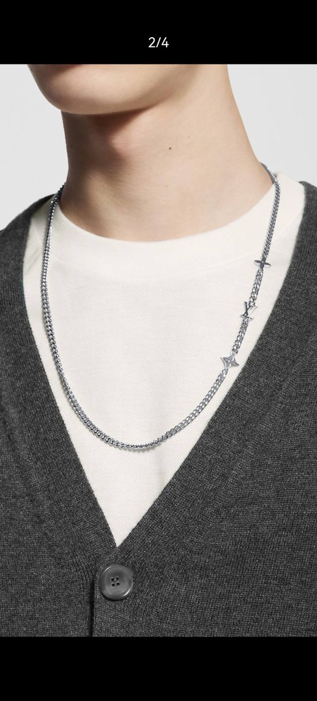 The Mng Row necklace is a slender polished metal chain with Lv letters and Monog