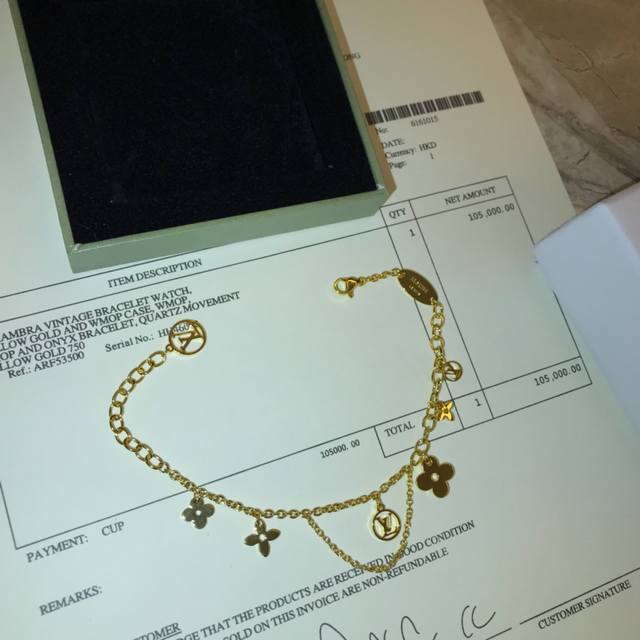 Beautiful Lv Louis Vuitton letter multi-flower bracelet Thick gold plating Elega