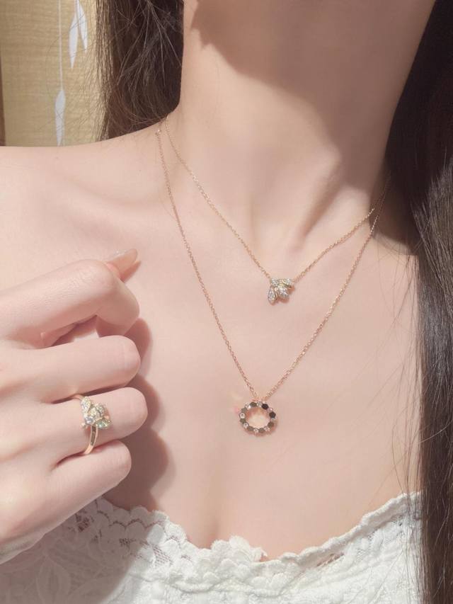 Our Bee My Love rose gold necklace is available in 18K real gold and diamonds. W