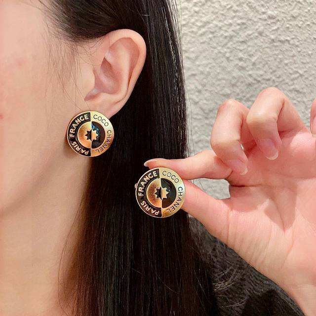 Chanel Coco letter earrings