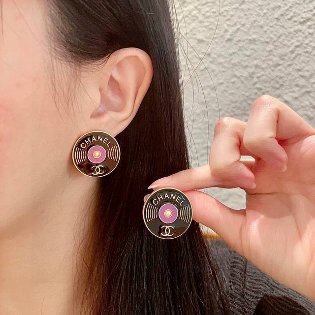 Chanel classic double C letter earrings
